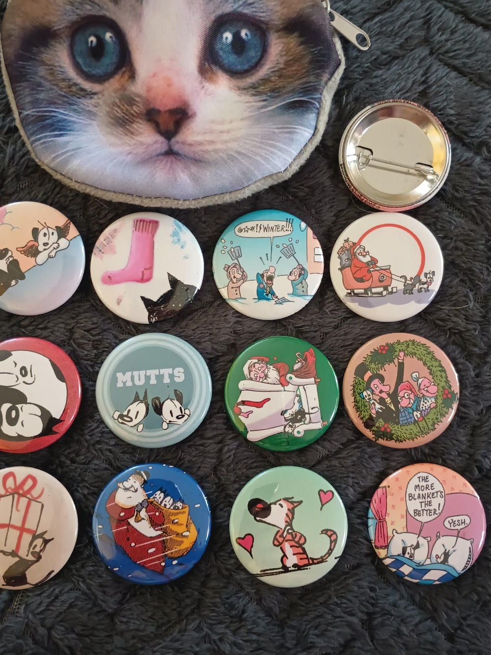 Cat Face Coin Purse with Assorted Mutts Cartoon Button Pins - Blue, Pink, Green